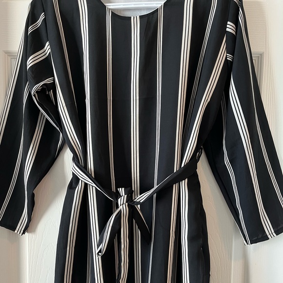 Cute dress - Picture 3 of 3